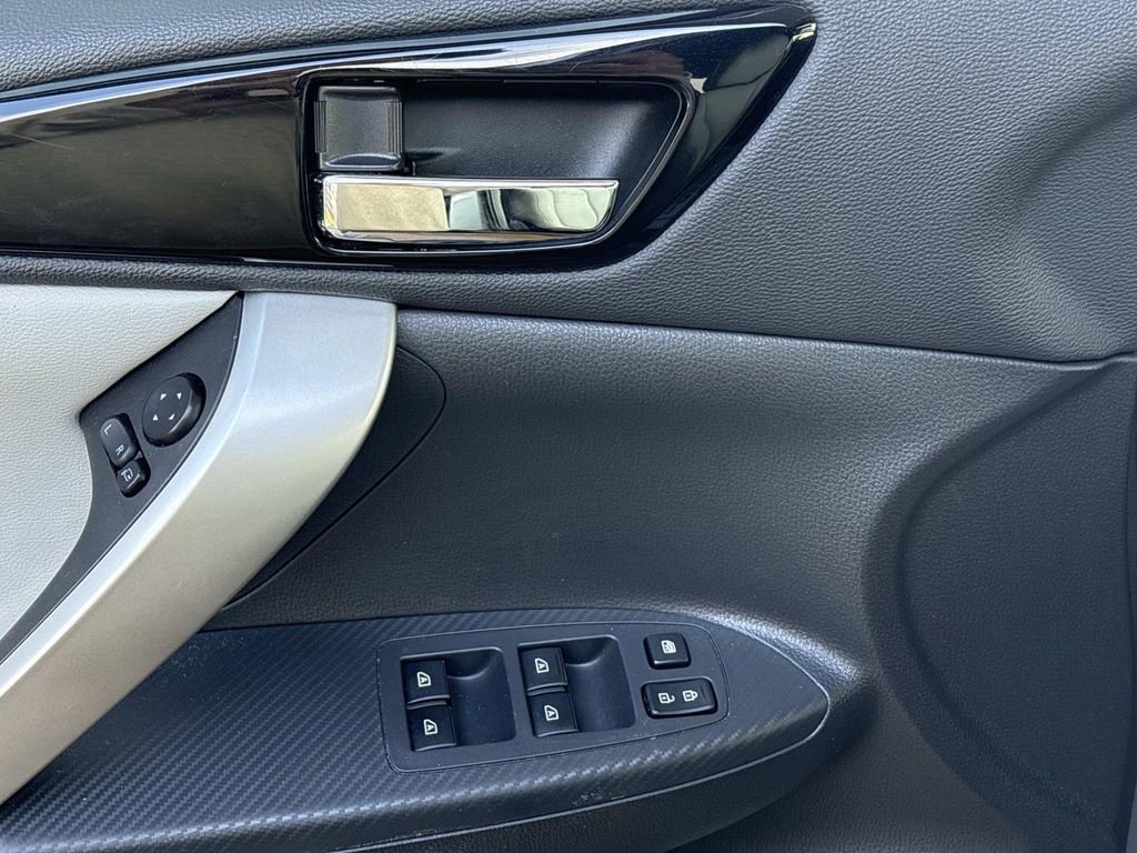 Used 2024 Mitsubishi Eclipse Cross SEL image 13