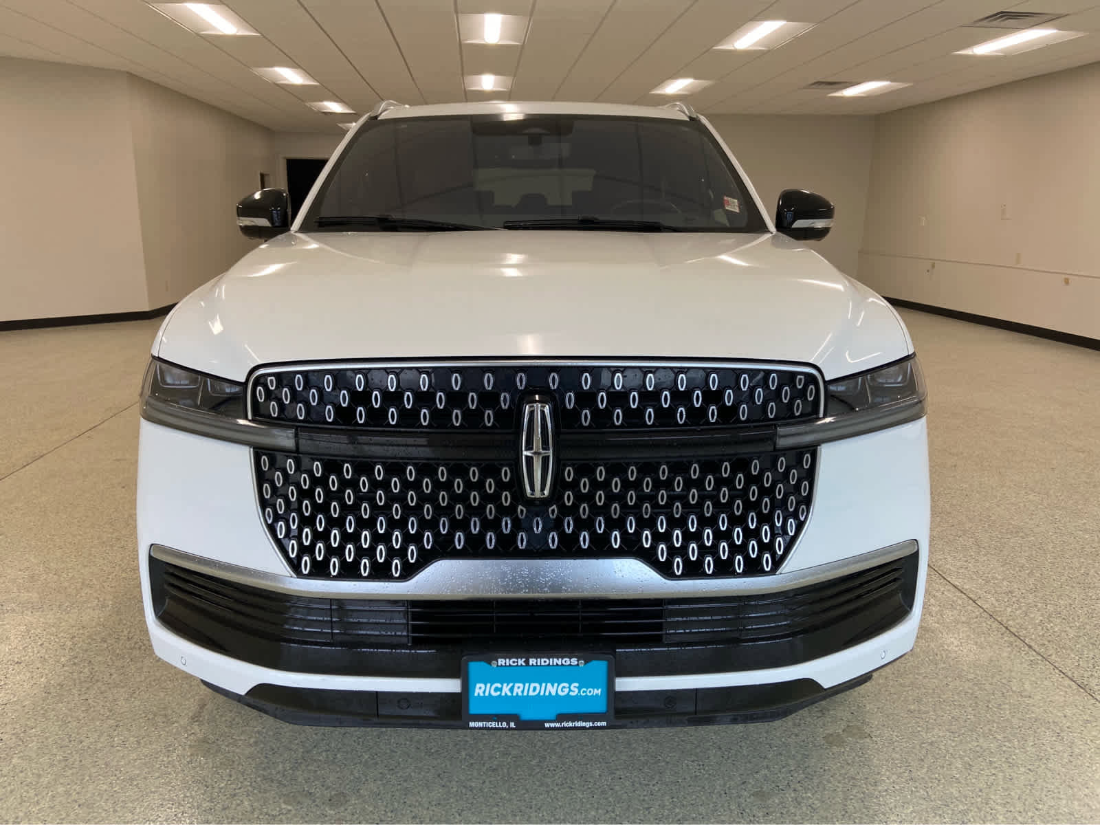 Used 2025 Lincoln Navigator L Reserve AWD/4WD image 4