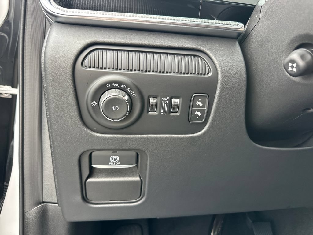 Used 2023 Jeep Grand Wagoneer Series III w/ Rear Seat Video Group 1 AWD/4WD image 20