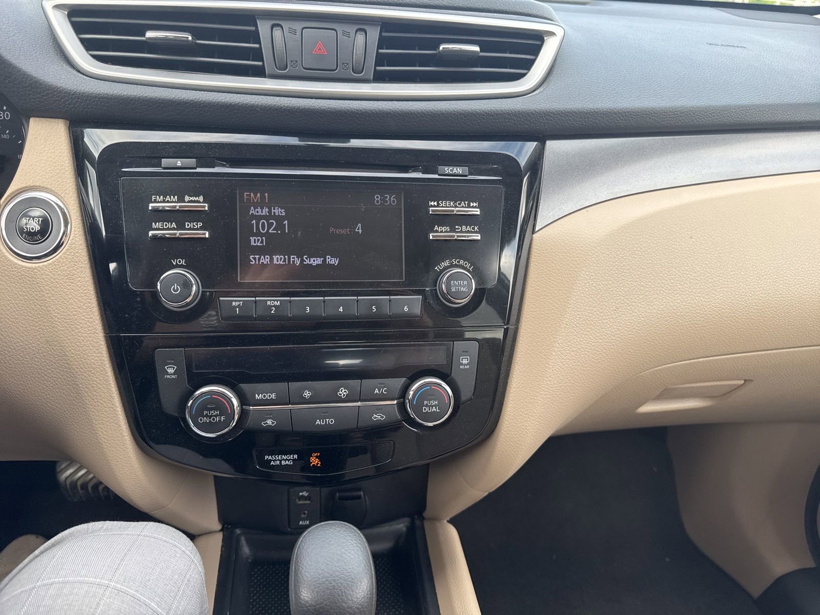 Used 2016 Nissan Rogue SV image 12