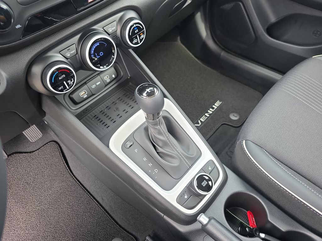 Certified 2026 Hyundai Venue SEL FWD image 25
