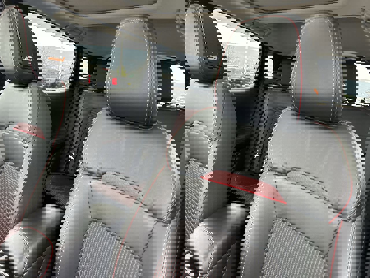 Used 2025 Nissan Kicks SR w/ SR Premium Package image 22