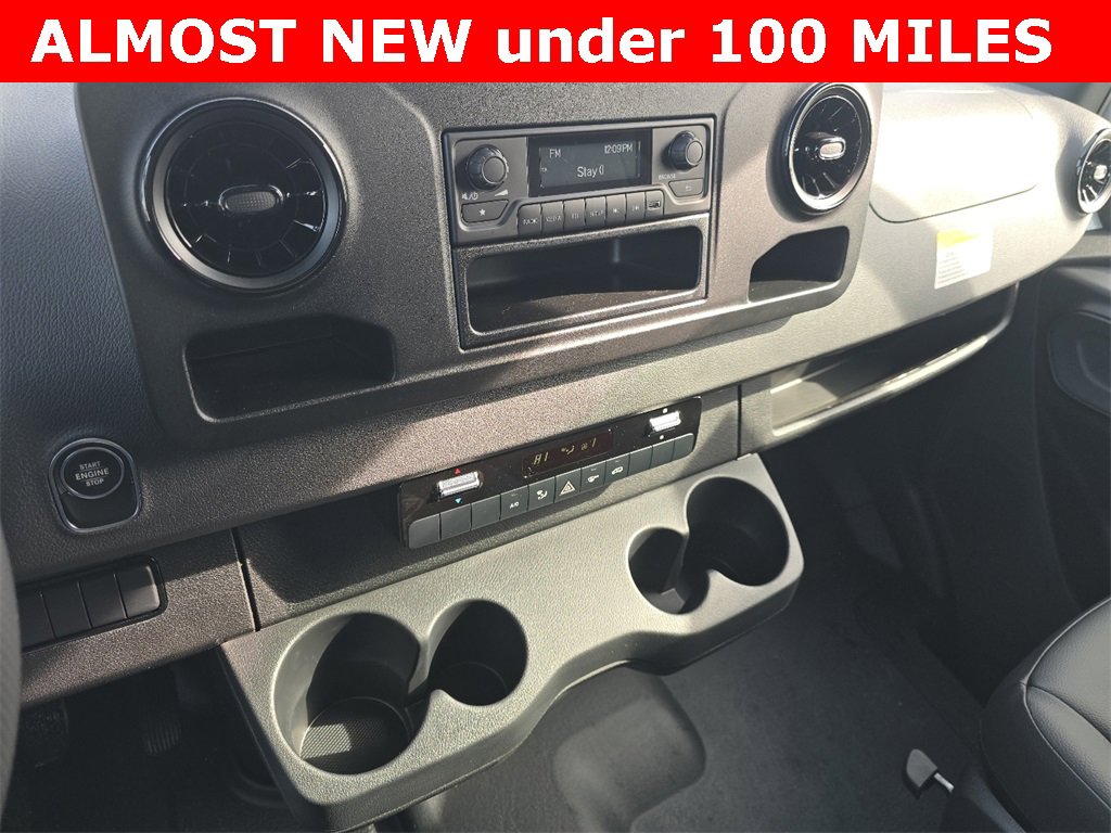 Used 2025 Mercedes-Benz Sprinter 2500 image 25