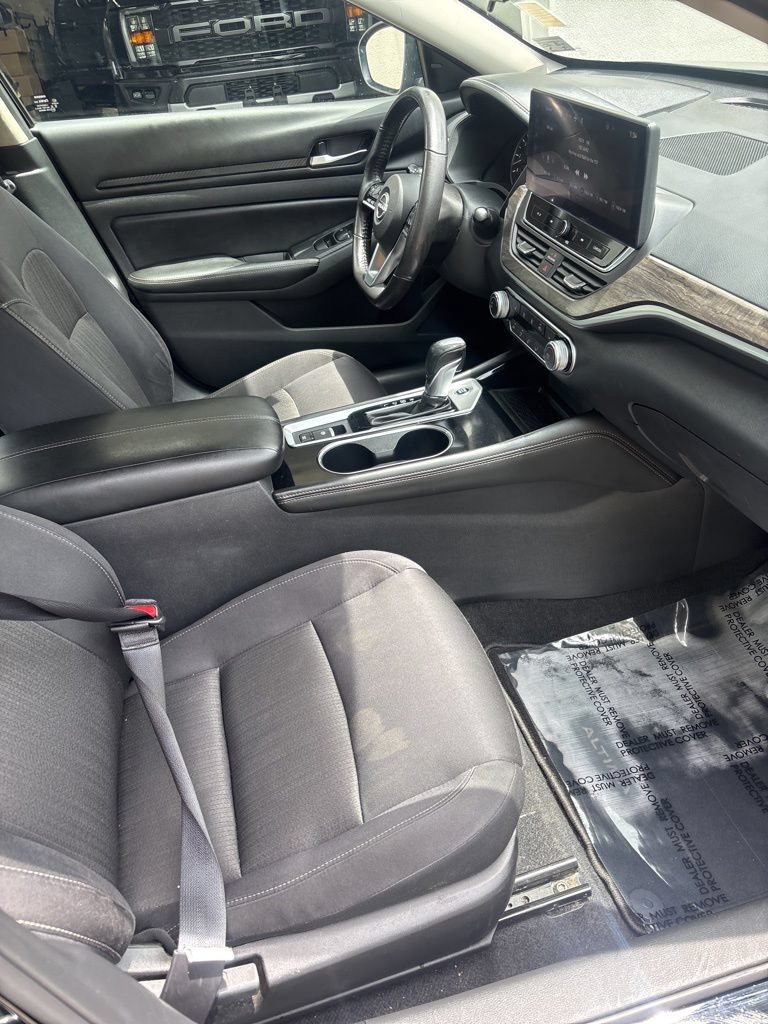 Used 2024 Nissan Altima 2.5 SV w/ SV Premium Package FWD image 23
