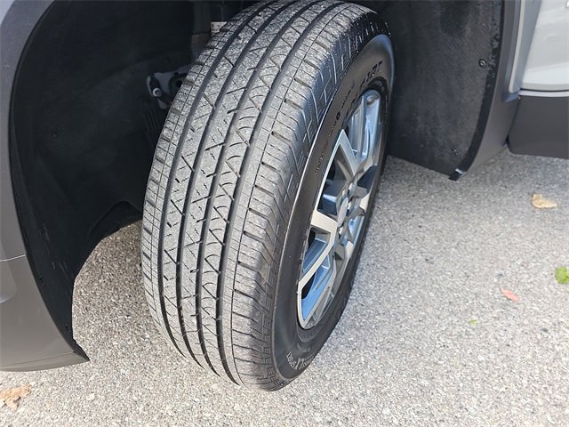 Certified 2023 GMC Acadia SLE w/ Driver Convenience Package image 32