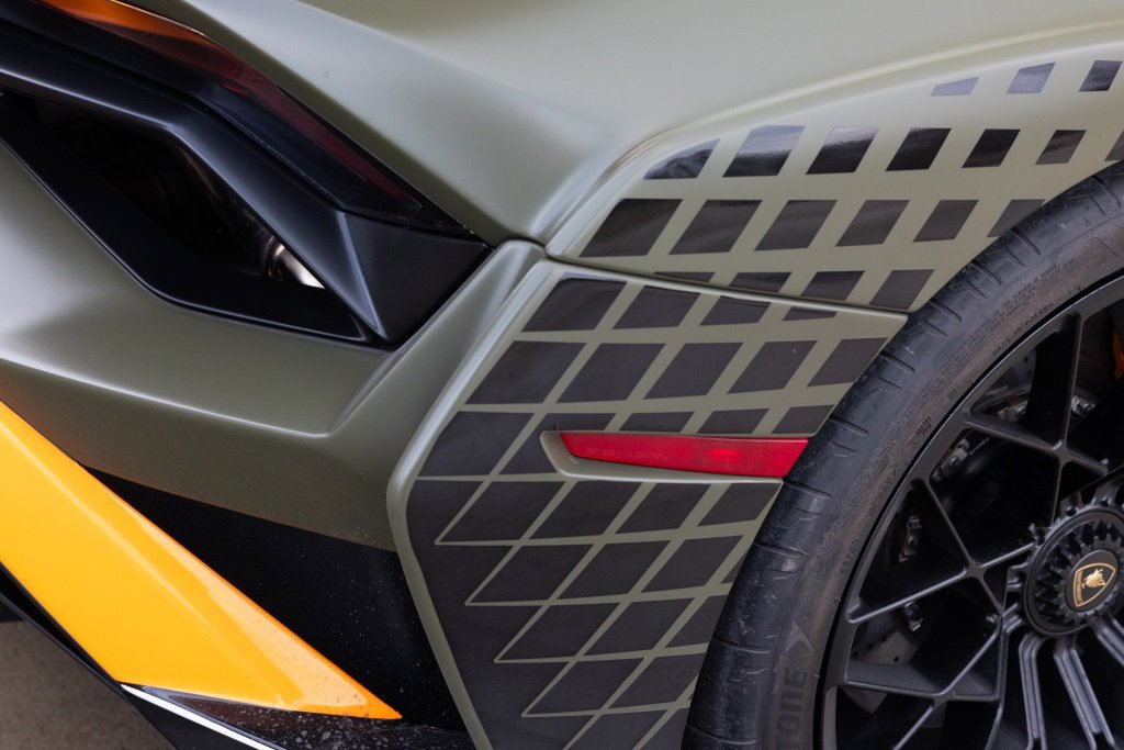 Used 2022 Lamborghini Huracan STO image 15