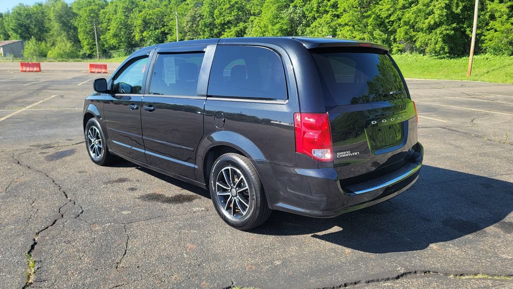 Used 2016 Dodge Grand Caravan SE FWD image 9