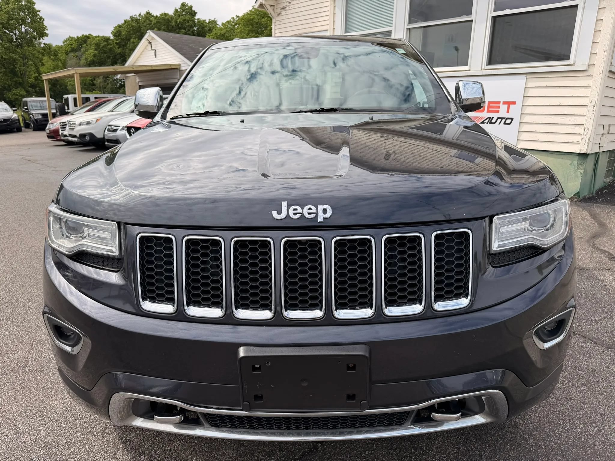 Used 2014 Jeep Grand Cherokee Overland AWD/4WD image 8