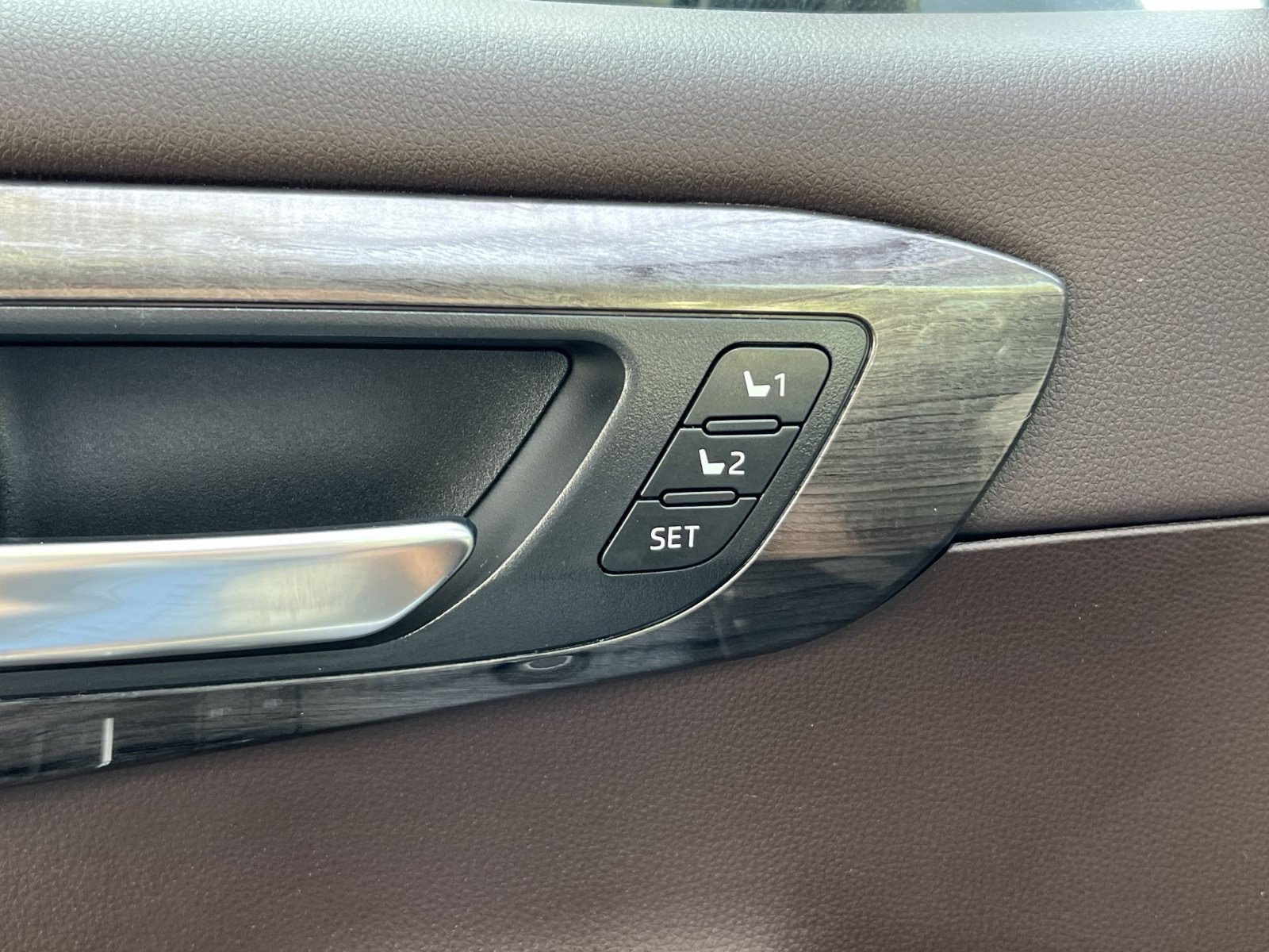 Used 2020 Toyota Highlander Platinum AWD/4WD image 30