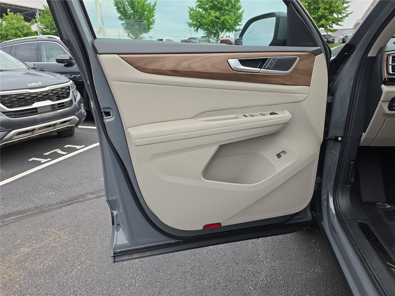 New 2026 Volkswagen Atlas SE AWD/4WD image 12