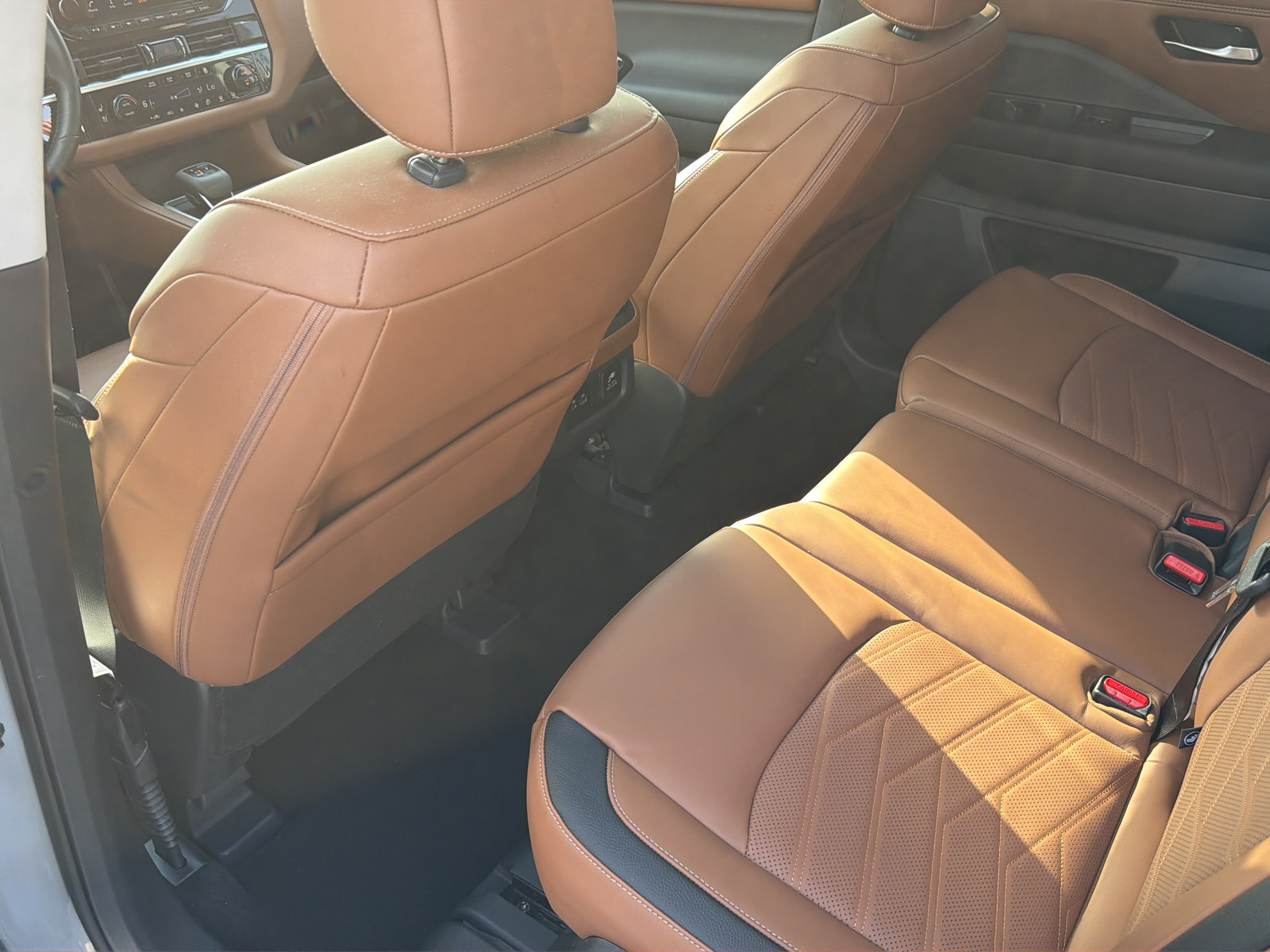 Certified 2025 Nissan Pathfinder Platinum w/ Cargo Package FWD image 36