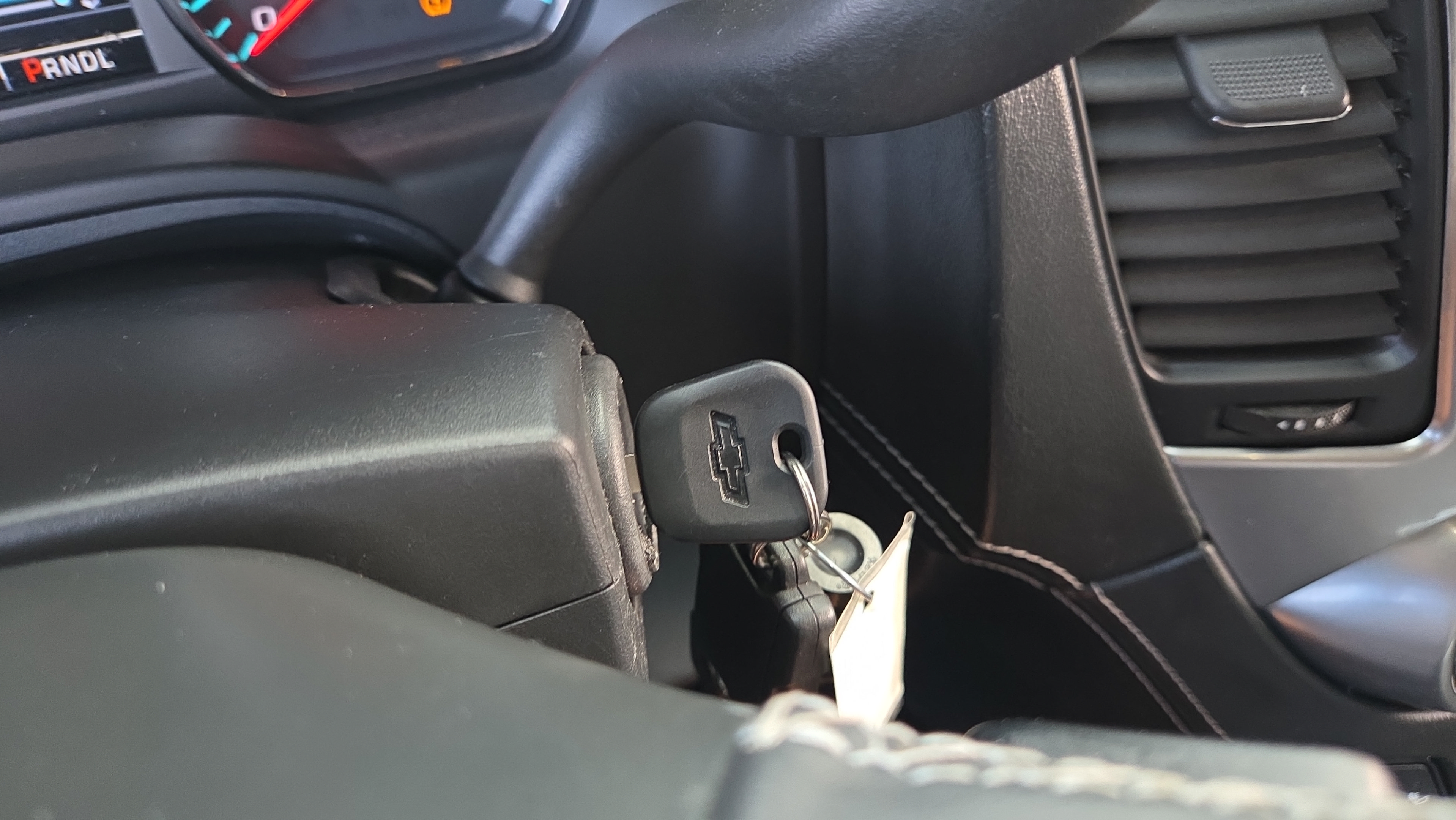 Used 2018 Chevrolet Suburban LT RWD image 33