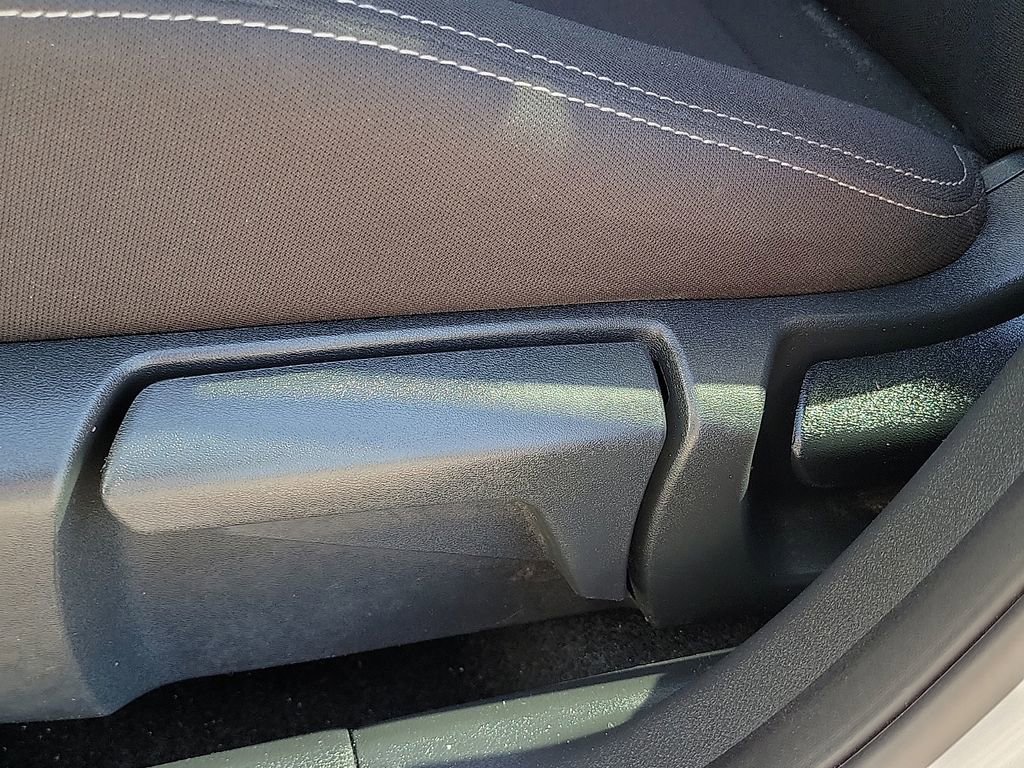 Used 2024 Nissan Rogue S AWD/4WD image 20