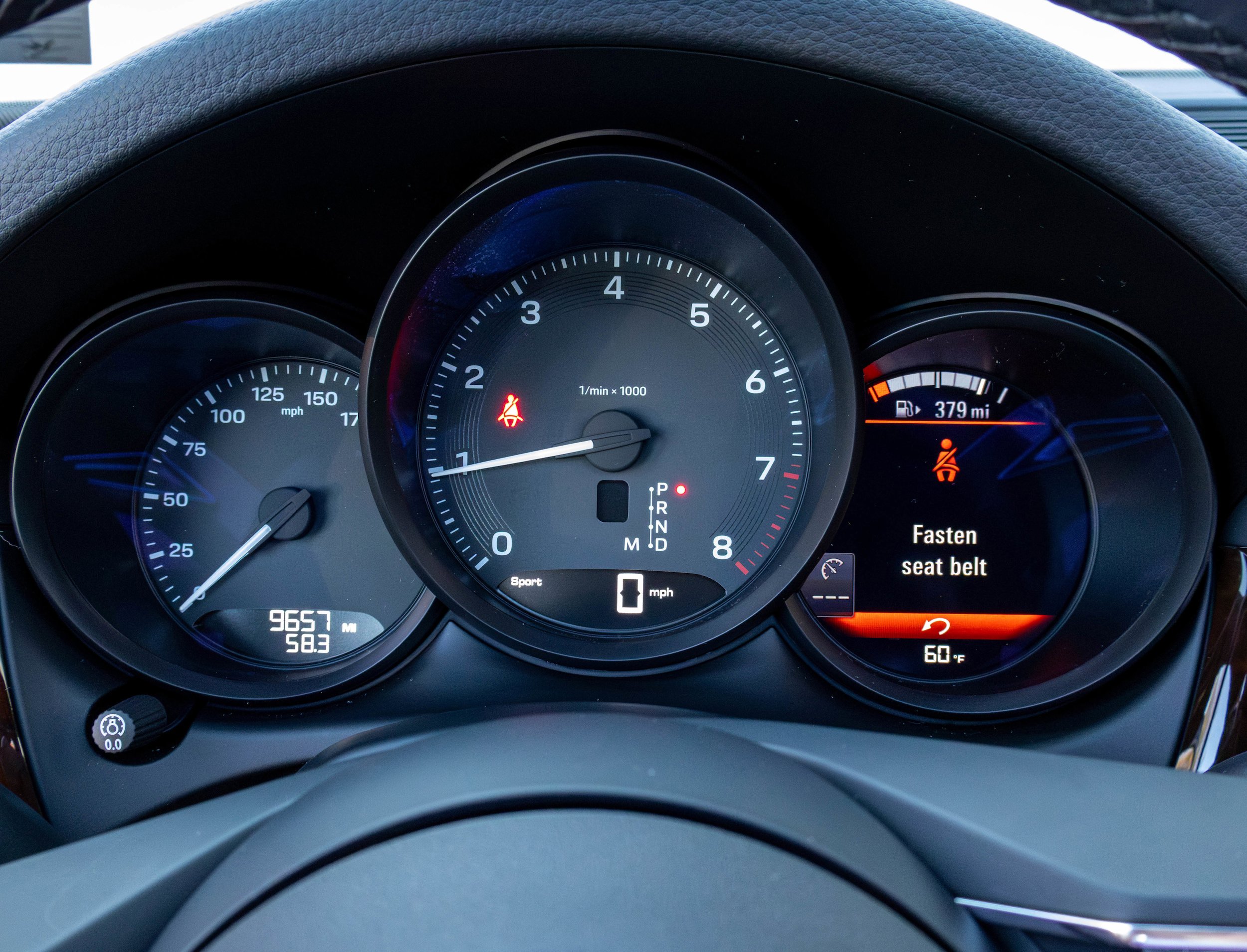 Certified 2025 Porsche Macan AWD/4WD image 16