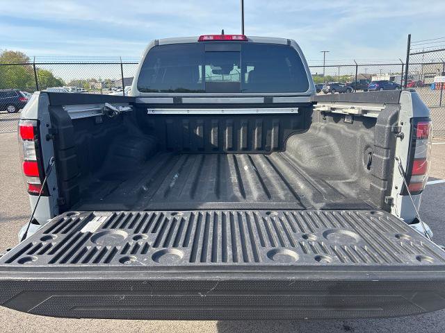 Used 2023 Nissan Frontier PRO-4X w/ Pro-4X Premium Package AWD/4WD image 13