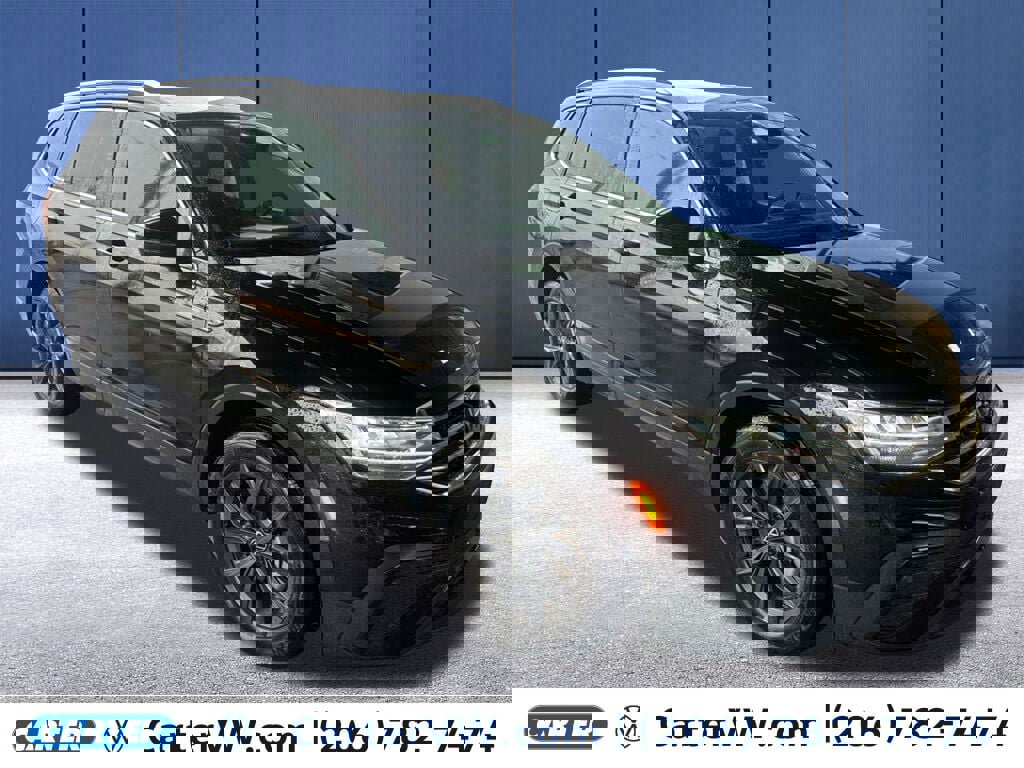 Used 2022 Volkswagen Tiguan SE w/ Panoramic Sunroof Package