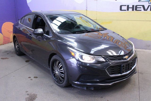 Used 2016 Chevrolet Cruze LT image 4