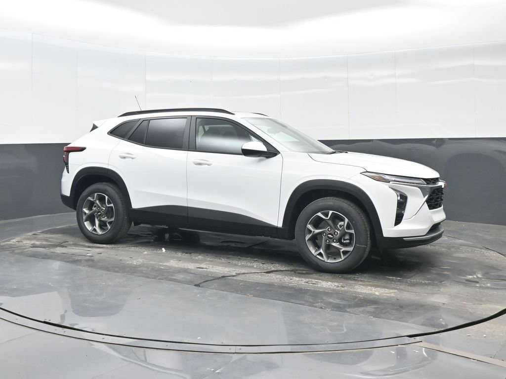 New 2026 Chevrolet Trax LT w/ Sunroof Package image 8