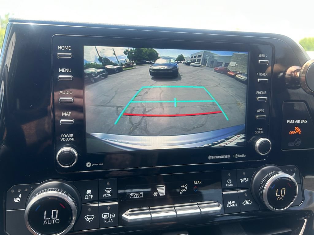Used 2021 Toyota Highlander XLE FWD image 23