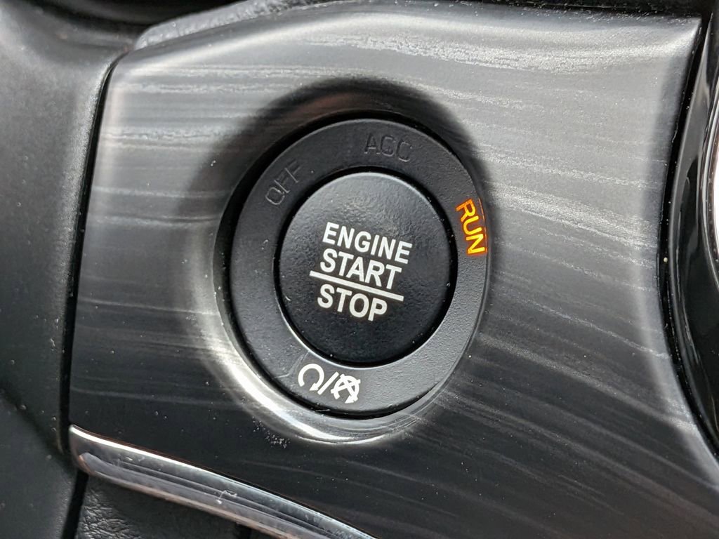 Used 2020 Jeep Grand Cherokee Limited w/ Luxury Group II RWD image 30