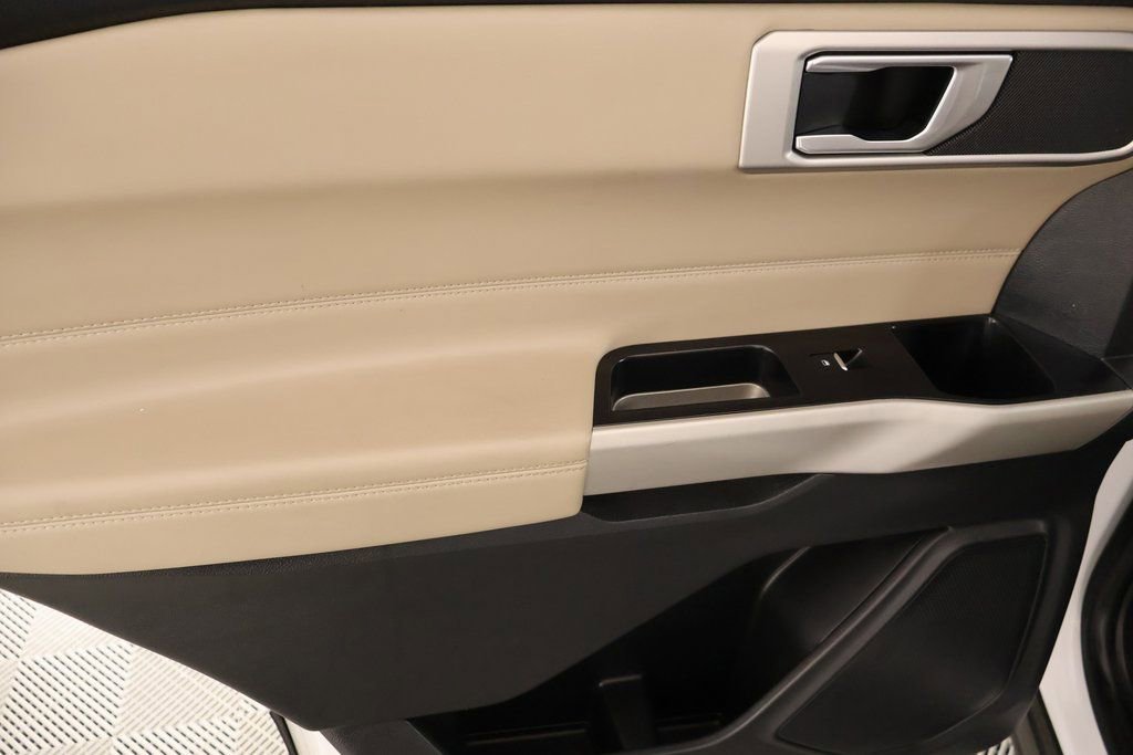 Used 2023 Ford Explorer XLT w/ Equipment Group 202A image 17