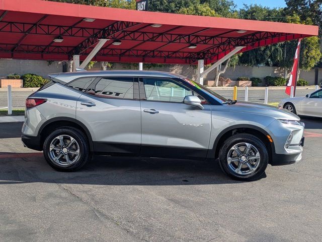 Used 2025 Chevrolet Blazer LT image 4