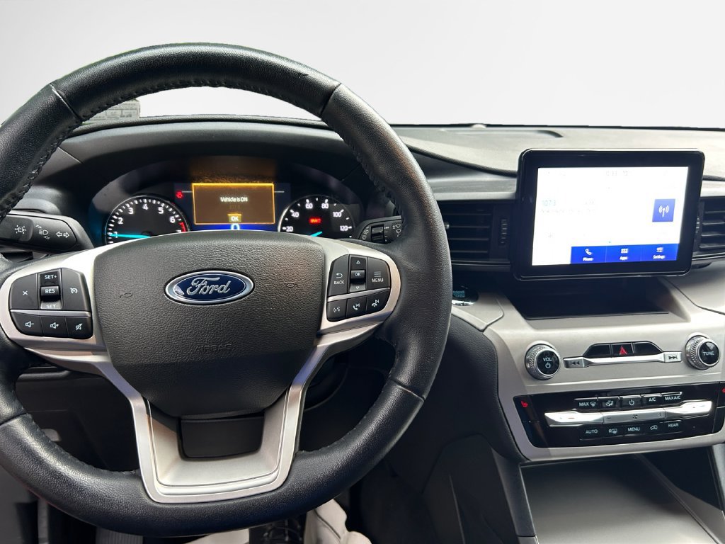 Used 2023 Ford Explorer XLT AWD/4WD image 16