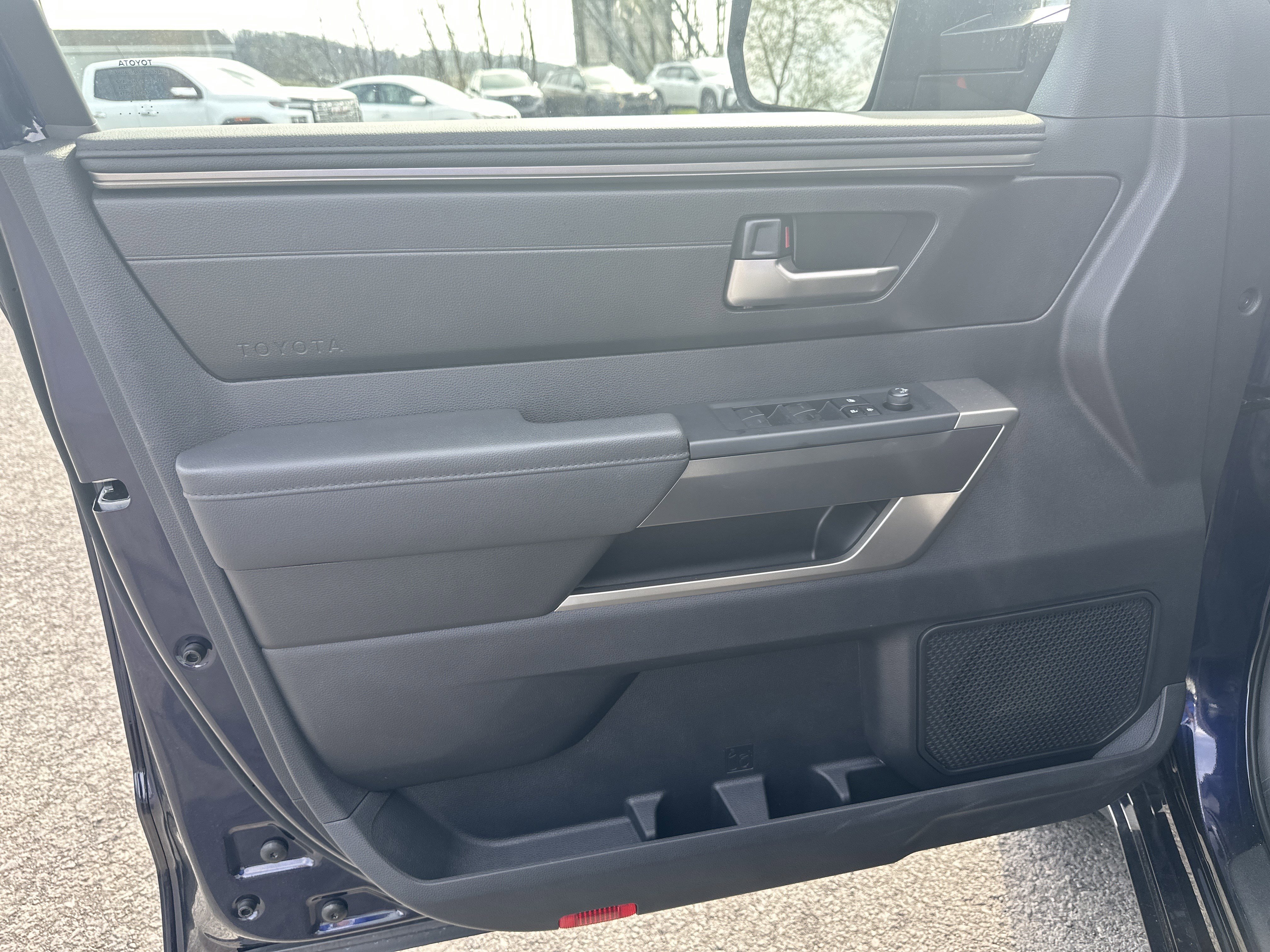 Used 2025 Toyota Tundra SR5 AWD/4WD image 15