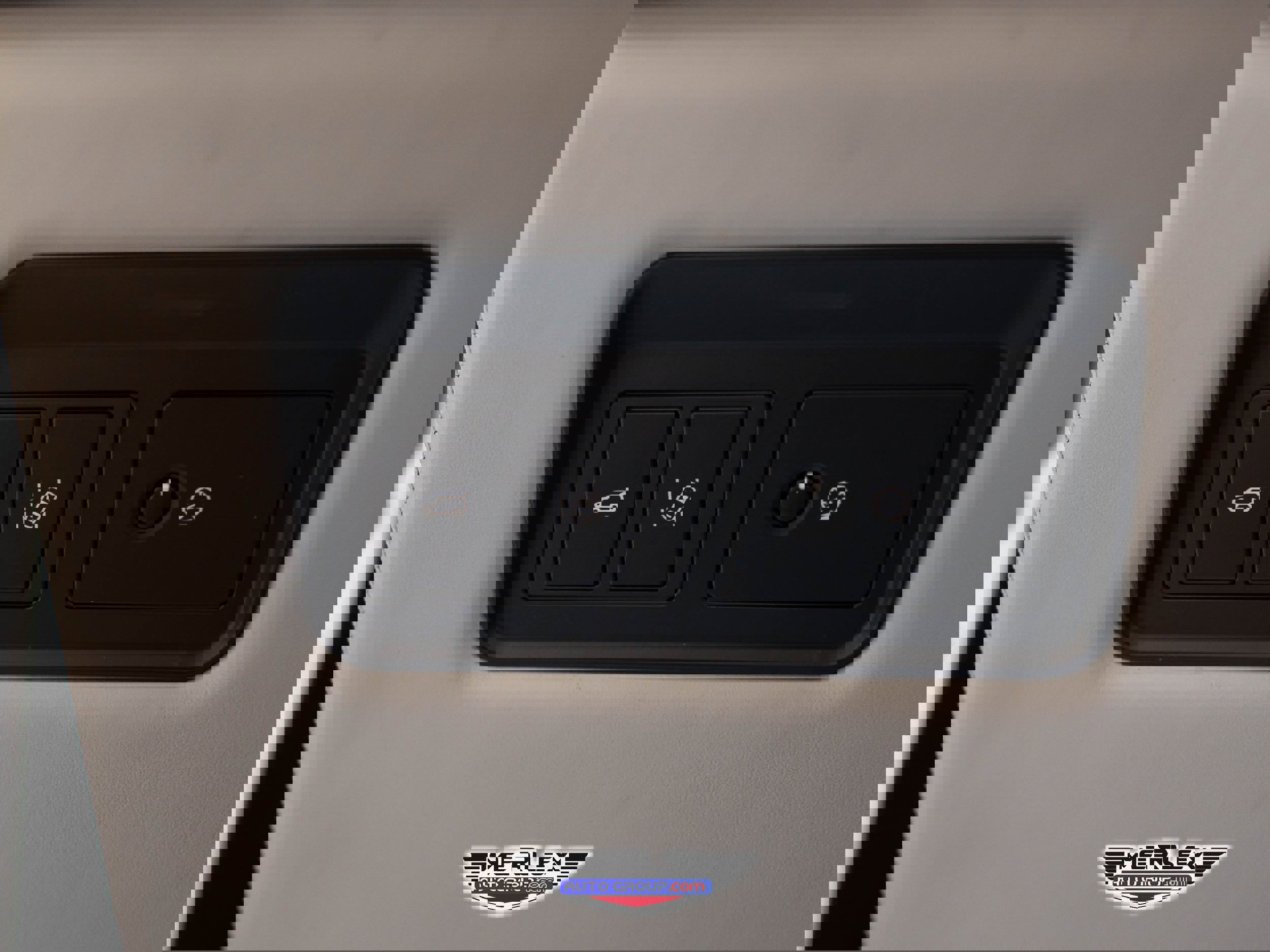 Used 2016 Land Rover Range Rover Holland & Holland image 40