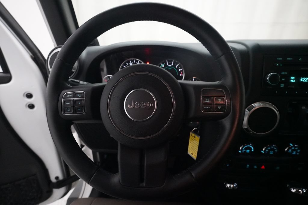 Used 2012 Jeep Wrangler Sahara w/ Connectivity Group AWD/4WD image 4