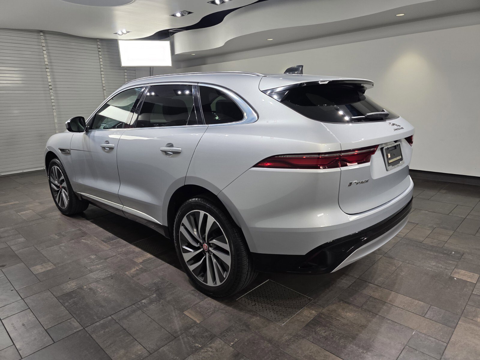 Used 2022 Jaguar F-PACE S AWD/4WD image 4
