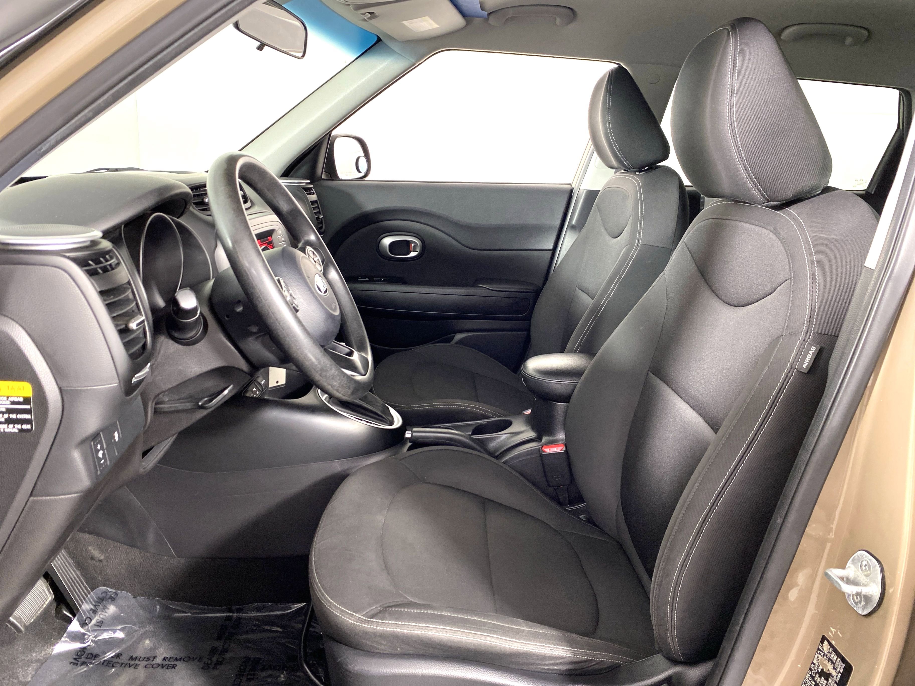 Used 2015 Kia Soul FWD image 12