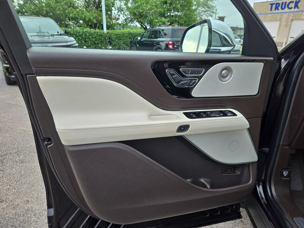 Used 2022 Lincoln Aviator Black Label w/ Dynamic Handling Package AWD/4WD image 15