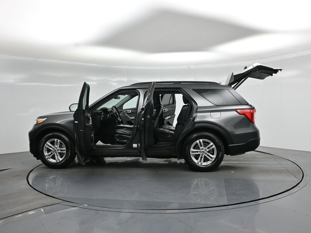 Certified 2020 Ford Explorer XLT w/ Equipment Group 202A image 37