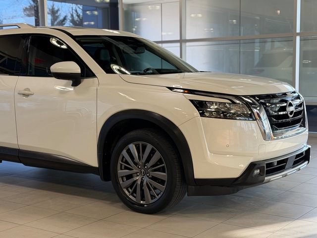 Used 2022 Nissan Pathfinder SL AWD/4WD image 5