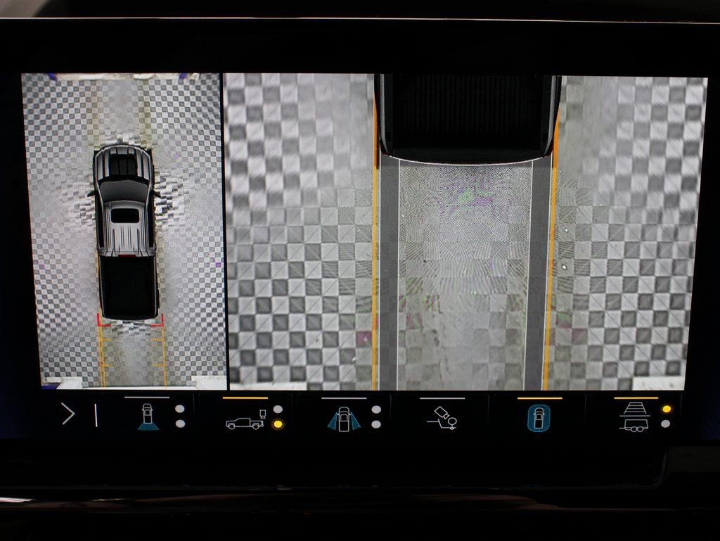Used 2023 Chevrolet Silverado 1500 ZR2 w/ Technology Package image 17