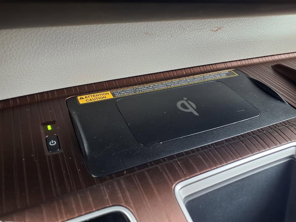 Used 2024 Toyota Sienna XLE w/ XLE Plus Package image 11