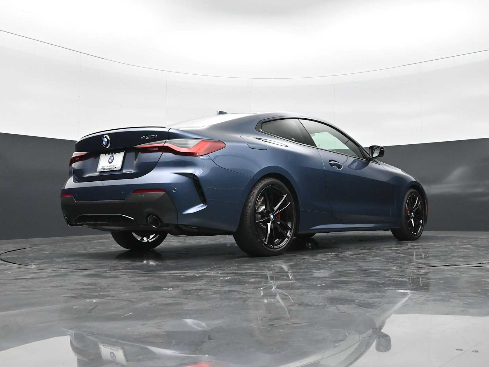 Used 2024 BMW 430i Coupe w/ M Sport Package RWD image 29
