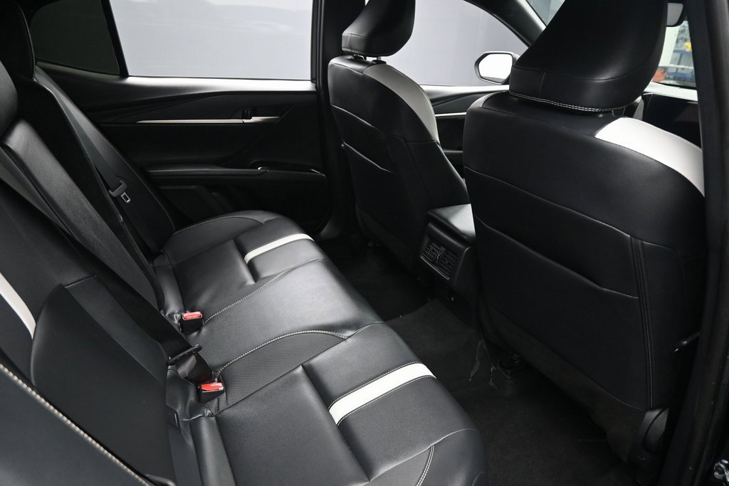 Used 2025 Toyota Camry SE image 39