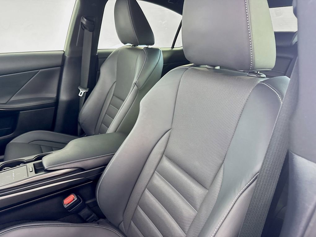 Used 2022 Lexus IS 350 F Sport image 35