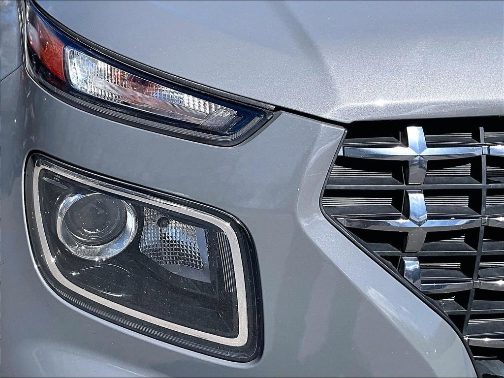 Used 2020 Hyundai Venue SEL image 26