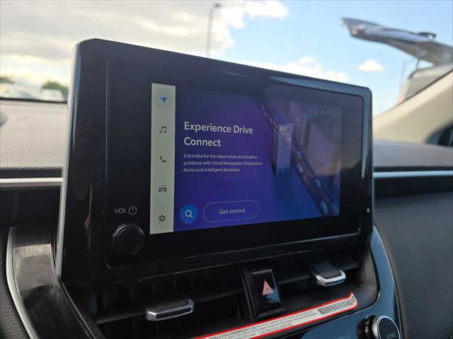 Used 2025 Toyota Corolla Cross XLE w/ Convenience Package FWD image 29