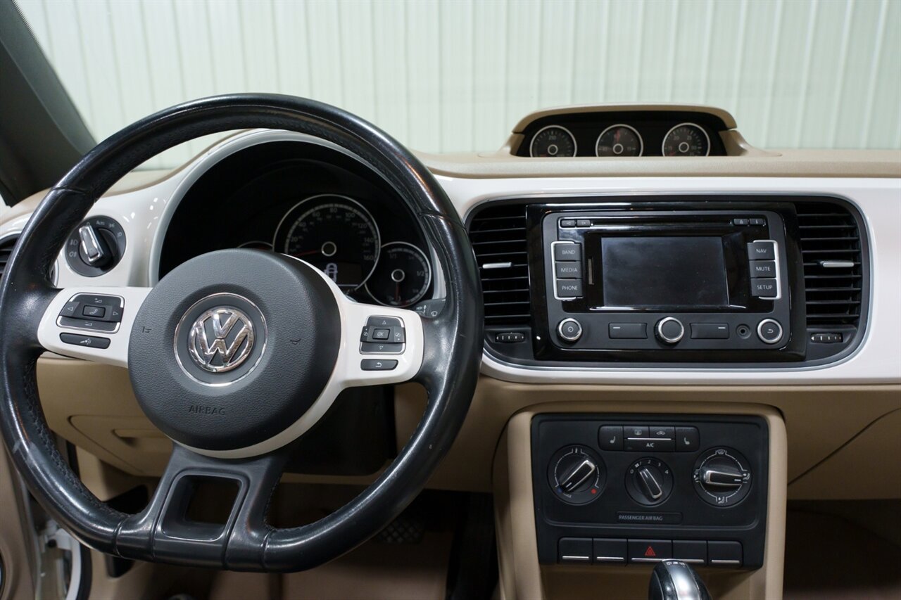 Used 2013 Volkswagen Beetle TDI FWD image 13