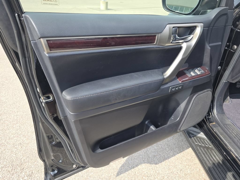 Used 2014 Lexus GX 460 w/ Premium Package AWD/4WD image 16