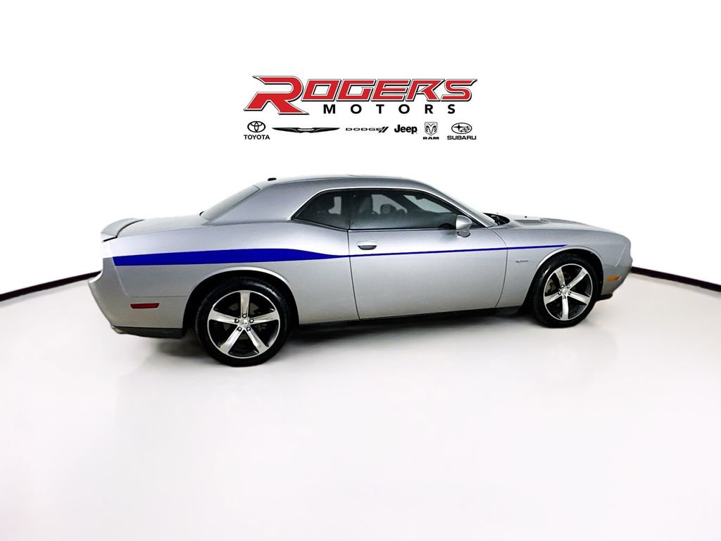 Used 2014 Dodge Challenger SXT RWD image 9