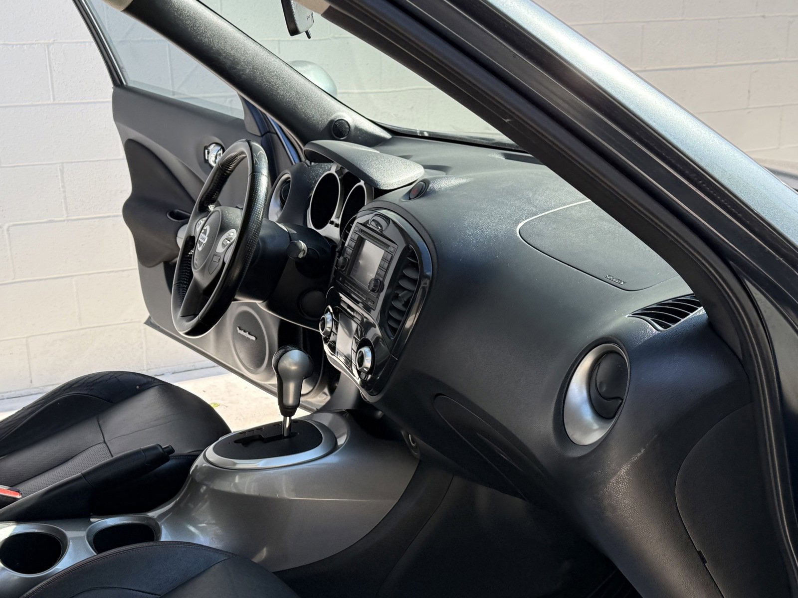 Used 2013 Nissan Juke SL FWD image 30