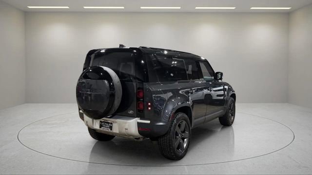 Used 2023 Land Rover Defender 110 SE image 7