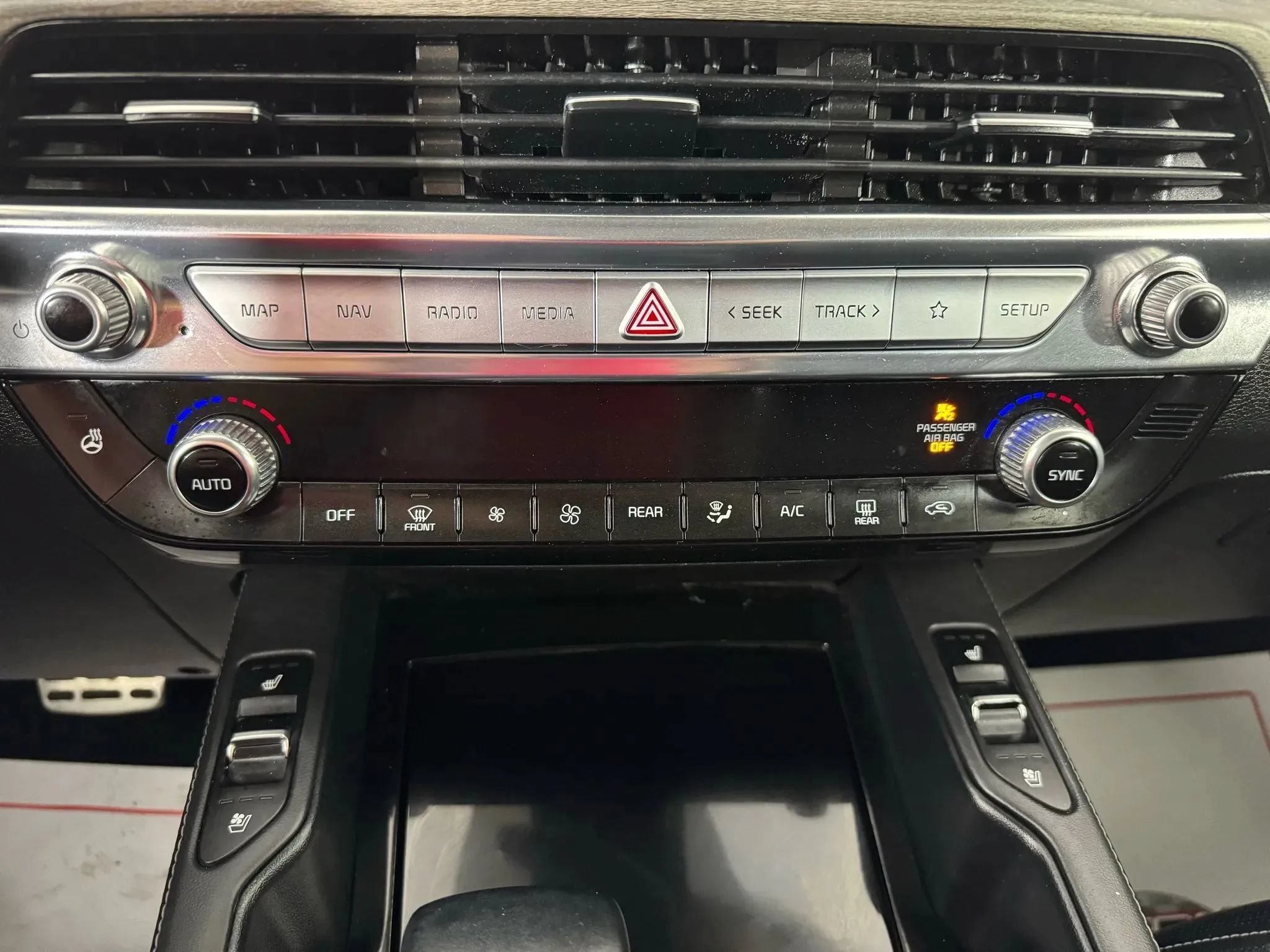 Used 2022 Kia Telluride SX w/ SX Prestige Package AWD/4WD image 24