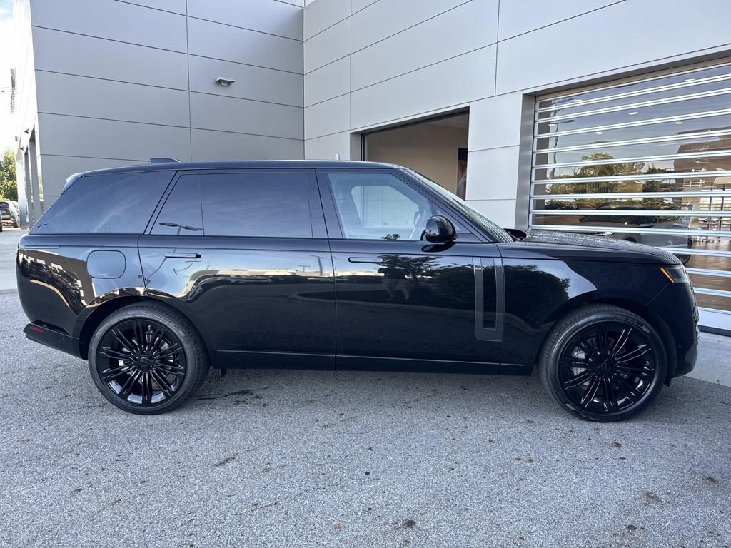 New 2026 Land Rover Range Rover Long Wheelbase SE AWD/4WD image 8