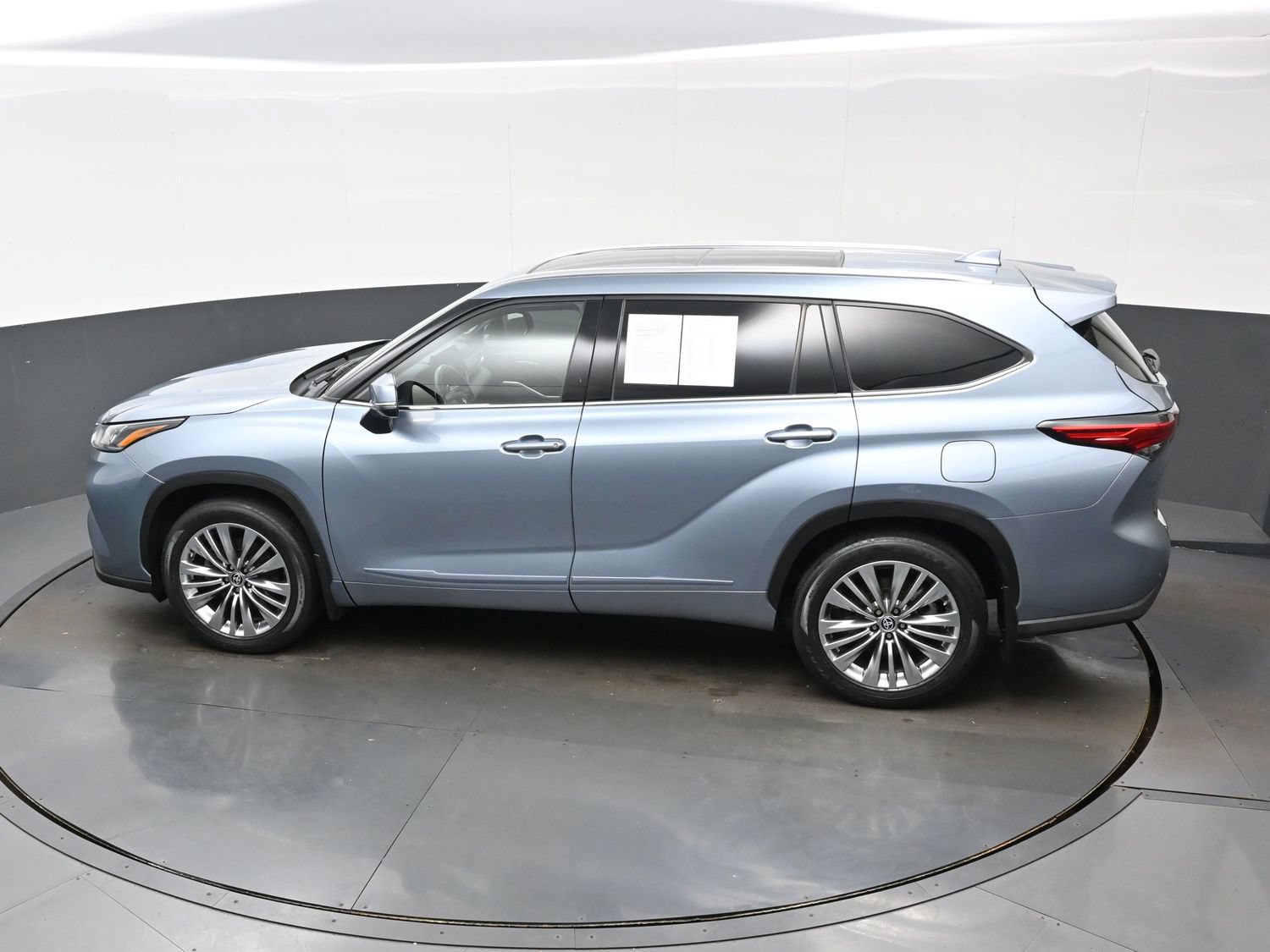 Used 2023 Toyota Highlander Platinum AWD/4WD image 41